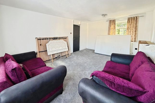 72, Peterborough photo 2