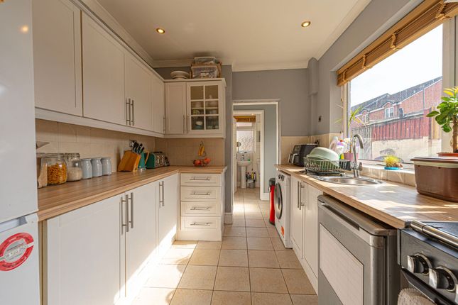 142 Durham Road, Newport photo 2