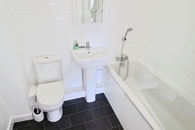 130, Copperfields, BASILDON photo 5