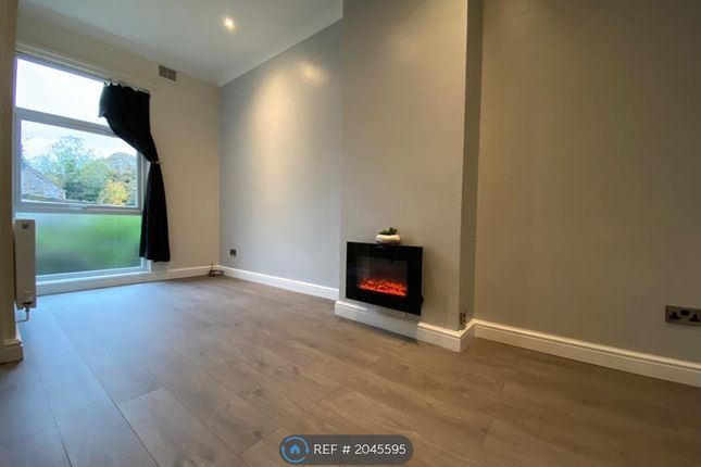 Thumbnail Flat to rent in Carlton House, Caergwrle, Wrexham