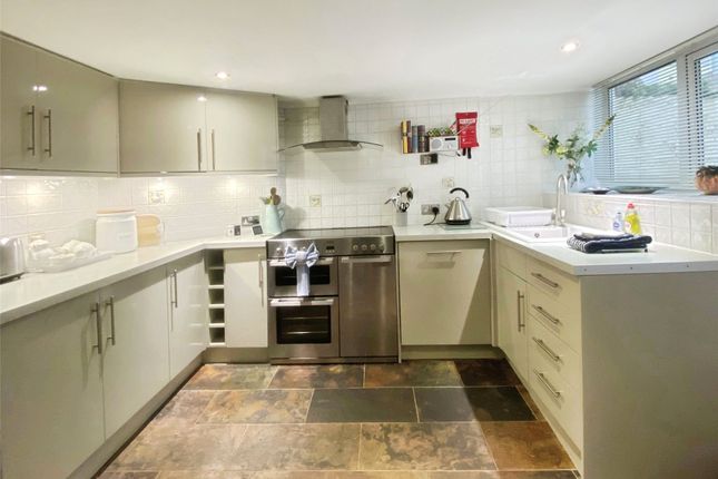 3 Heath Road, Brixham Devon, Devon photo 4