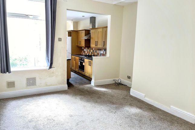 39 Clarence Road, Worksop photo 3