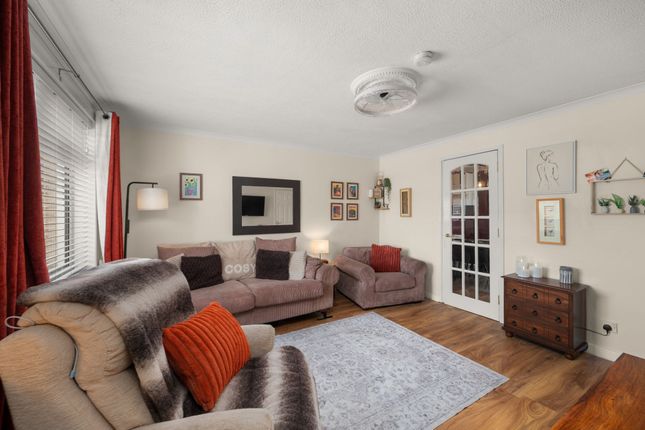 6 Tranent Grove, Dundee photo 4