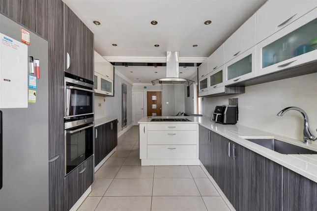 Upton Lane, E7