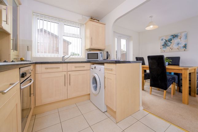 26, Copperfield Close, Kettering photo 3