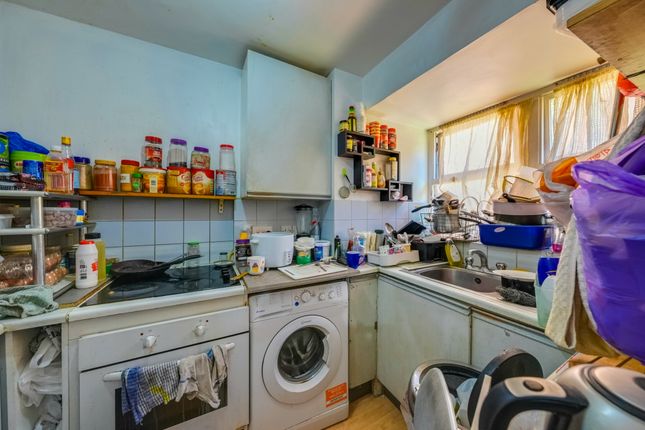 12, Coopers Close, London photo 4