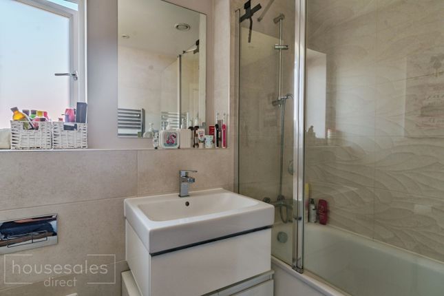 2, Bellevue Farm Road, Crawley photo 5