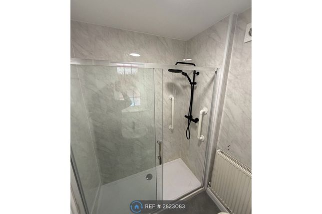 Fairholme, Staines Road, Feltham photo 4