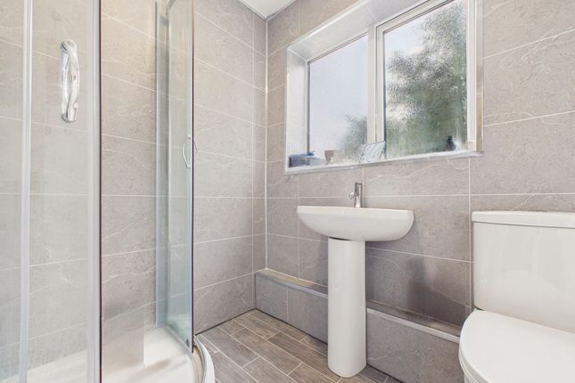13 Malvern Court, Newcastle Upon Tyne photo 4