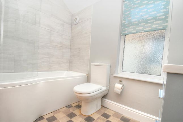Bathroom.Jpg