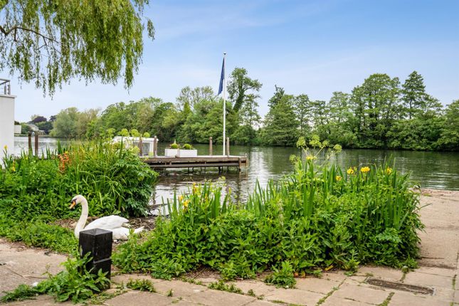3 Waterside Cottages, Ferry Road, Maidenhead photo 2