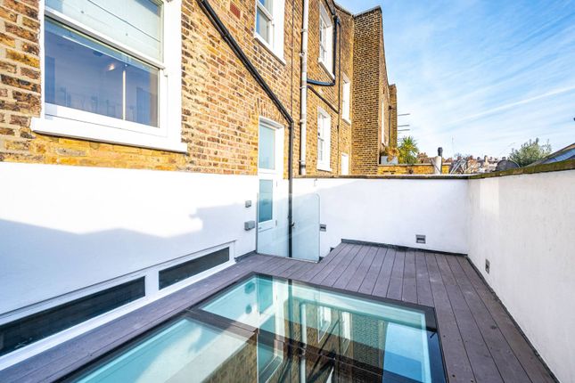 Maisonette for sale in Westbourne Grove, Notting Hill, London
