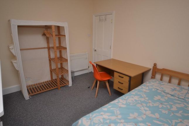 Thumbnail Terraced house to rent in Room 3, Springfield Road
