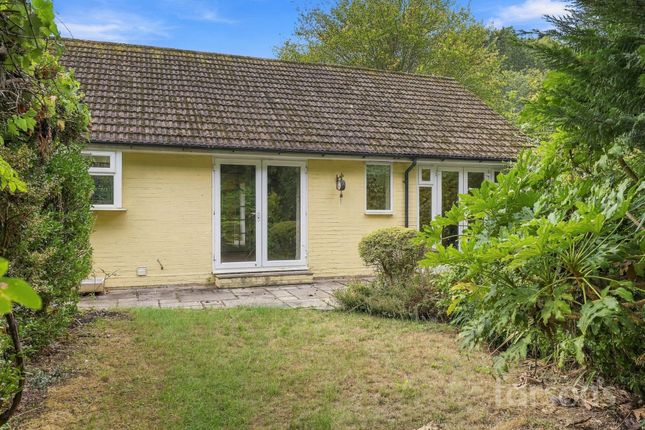 2 Long Ridings Avenue, Brentwood photo 4