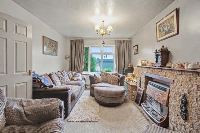 2., Duchy Close, Wellingborough photo 2