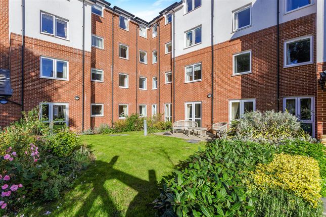 Flat for sale in Victory Court, Beaconsfield Road, Waterlooville