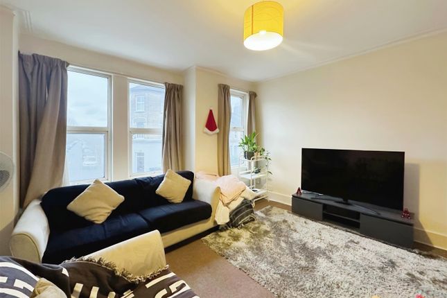 Thumbnail Flat to rent in Quicks Road, London
