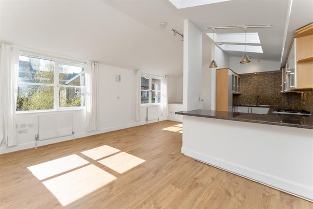 24B, Nightingale Lane, Wanstead photo 2