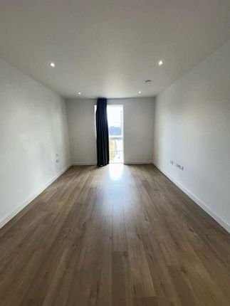 Flat 20, 21, Copper Street, London photo 4