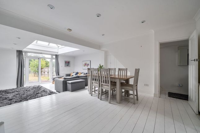 45 Ridgeview Close, Barnet photo 2
