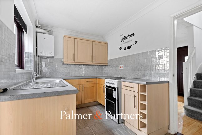29, Egret Crescent, Longridge, Essex photo 3