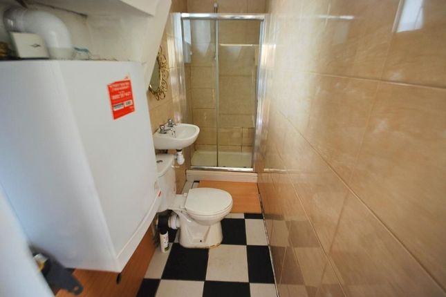 5 GRAND AVENUE, WEMBLEY photo 5