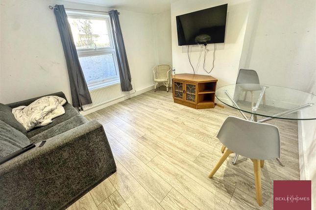 20, Room 1, Albion Road, Gravesend photo 5