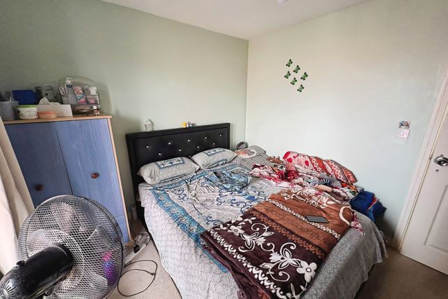 Flat 6, 13, Beagle Close, Leicestershire photo 4