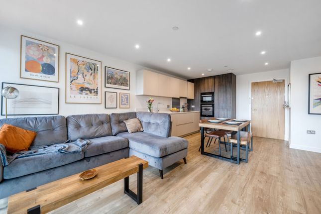 10 Anderson Road, London photo 2