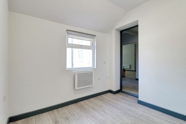 3-bed flat on 117d, York Road, Southend-on-sea, £1,350/mo