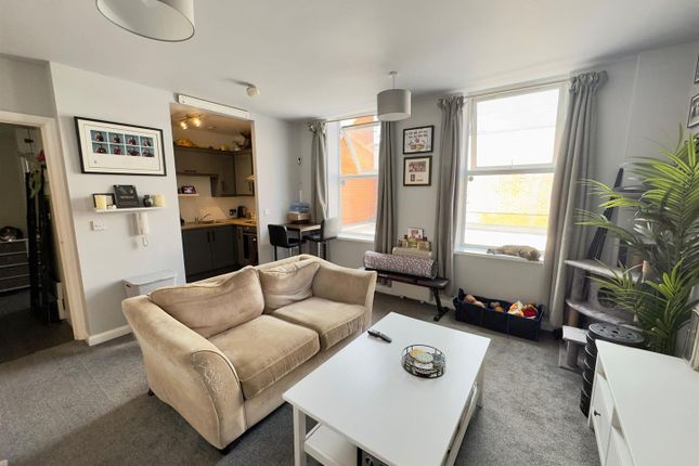 6 Brook House, Upper Street, Fleet photo 3