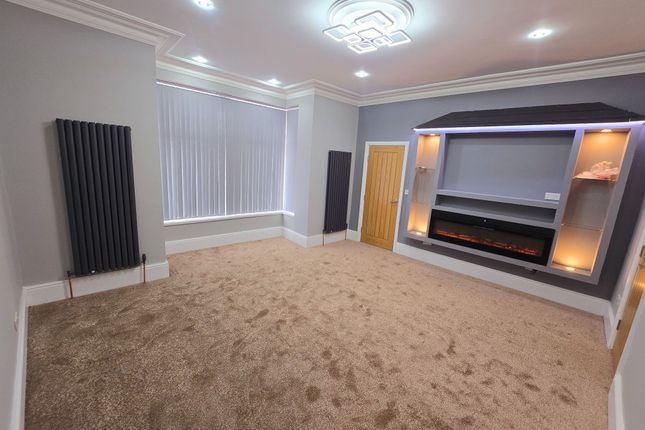 182 Hollingwood Lane, Bradford photo 2