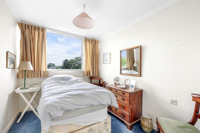 9, Fir Trees, Tidys Lane, Epping photo 4