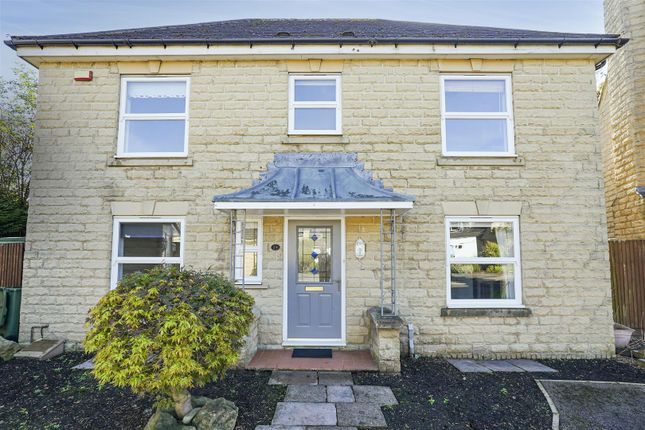 24, Brodley Close, Halifax photo 3