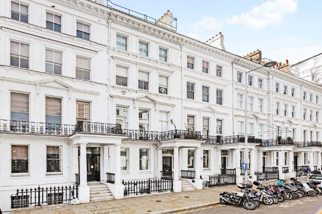 Thumbnail Flat for sale in Cromwell Place, London