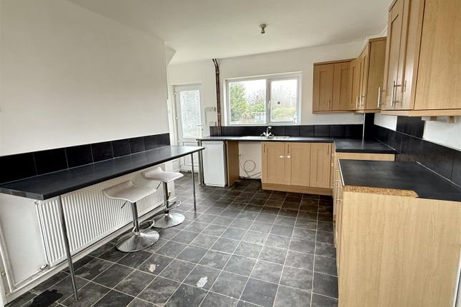 33, Maesgwern, Llanelli photo 2