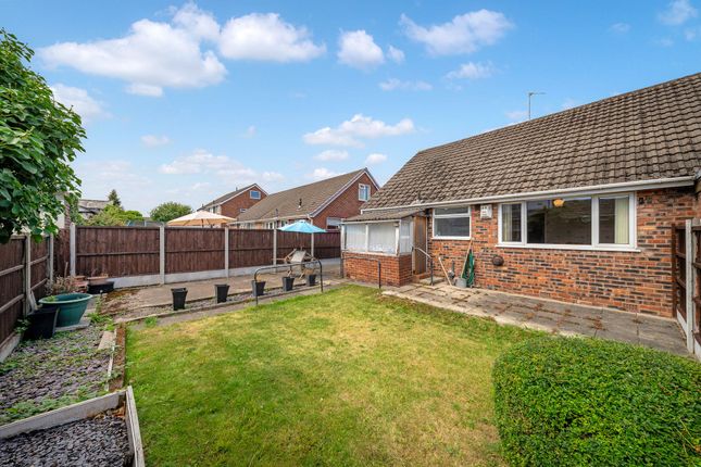 30 Lambourn Avenue, Widnes photo 2
