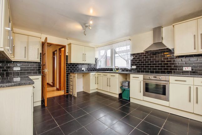 1, Dabryn Way, St. Austell photo 4
