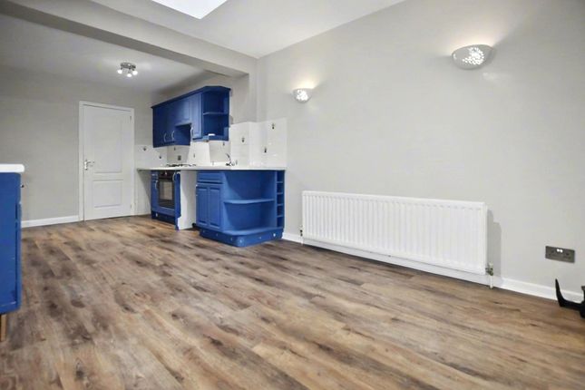 6, Willow Crescent, Wetherby photo 3