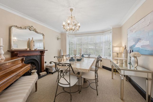 35 The Avenue, Sale photo 4