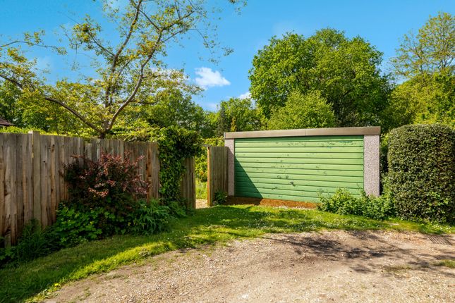 Hillcote, Dawney Hill, Woking photo 4