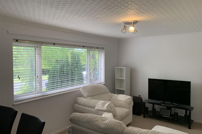 120, Meredith Road, Stevenage photo 3