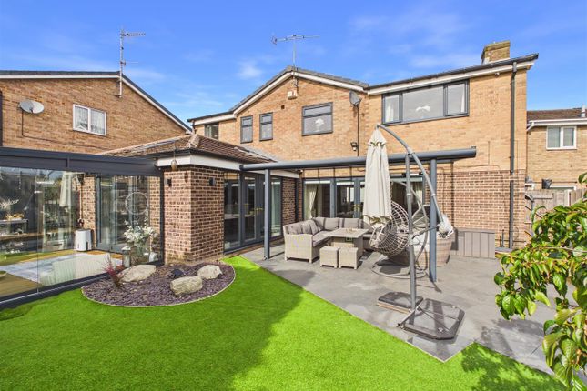 13, Birchen Close, Dronfield photo 2