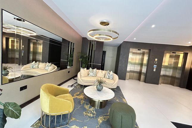 Flat for sale in The Imperial, Chelsea Creek, London