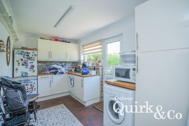 50, Southfalls Road, Canvey Island photo 4