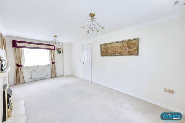 58, Cavell Court, Trowbridge photo 3