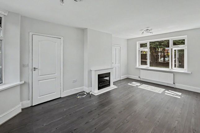 114 Thatch Leach Lane, Manchester photo 4