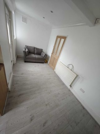 19 Allenby Drive, Leeds photo 5