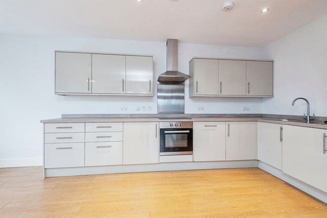 Flat for sale in Glebe Mount, Pudsey