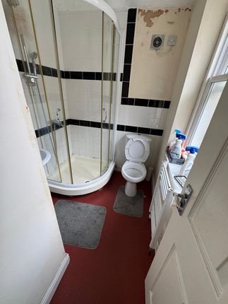 21, Ashgrove, Bradford photo 3